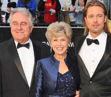 Jane Etta Pitt with her husband William Alvin Pitt and son Brad Pitt